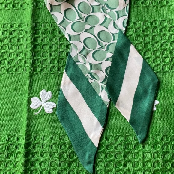ππ§£COACH SIGNATURE PRINT SKINNY SCARF ππ§£ - Picture 14 of 16
